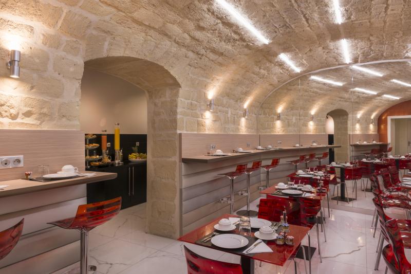 Le Bon Hôtel - desayuno