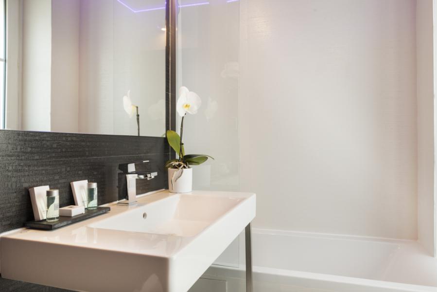 The Bon Hotel - Superior Room